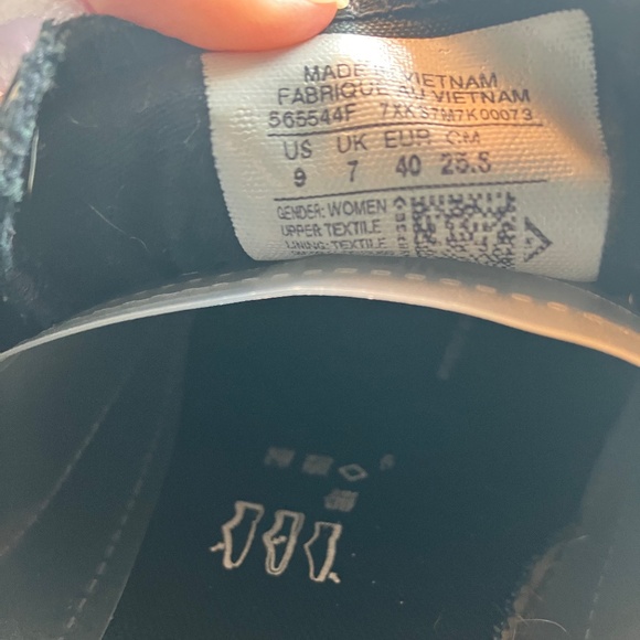 Converse Shoreline Black and White Script - Size 9 - Picture 8 of 8